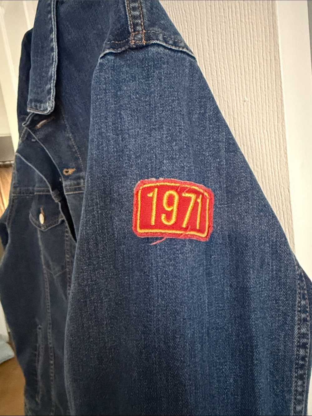 Disney Parks Walt Disney World Mickey Mouse Denim Jacket - UNISEX - Large - Picture 5 of 16